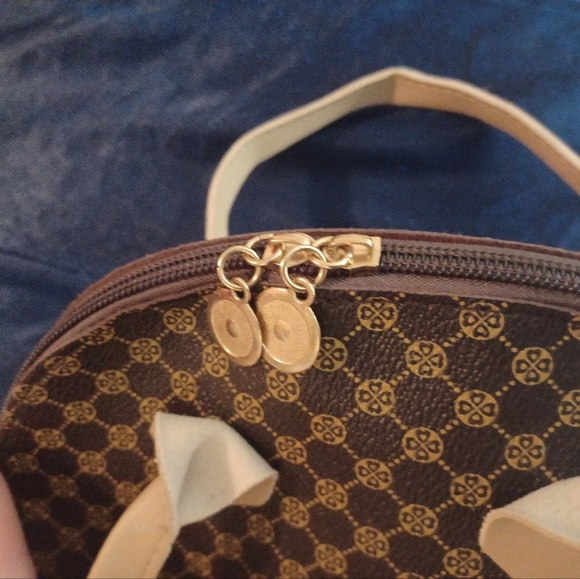 Small Geo Print dome bag - Picture 4 of 8